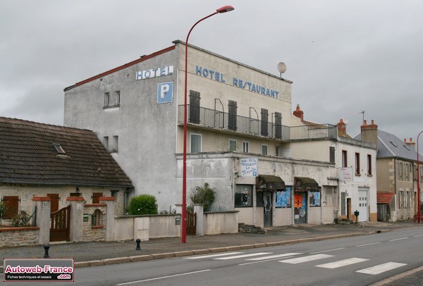 Un hôtel fatigué, juste après Magny-Cours