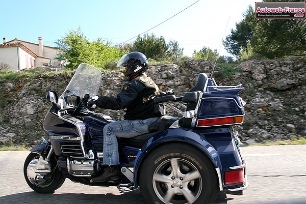 Une Honda Goldwing à 3 roues