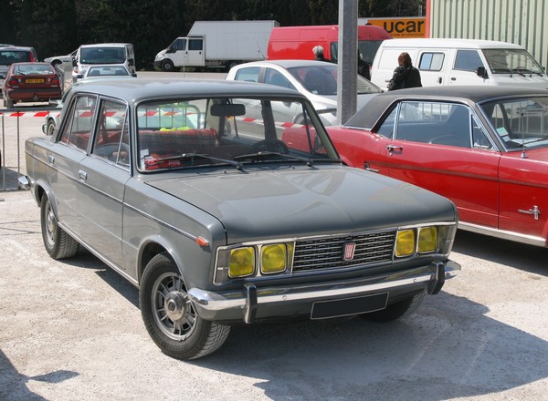 Aussi la pr sence de quelques Alfetta et d'une Fiat 125 ne nous ont pas 