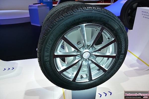 Le pneu Michelin auto-régénérant